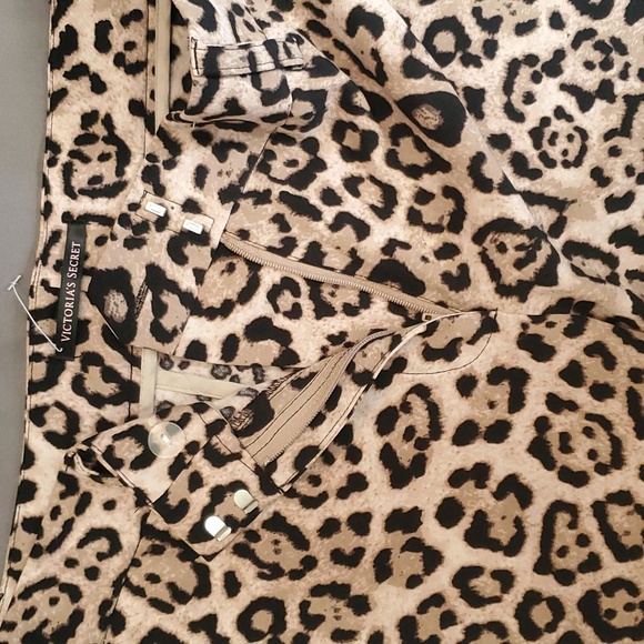 Victoria's Secret Crop Pants size 10 - Picture 6 of 6